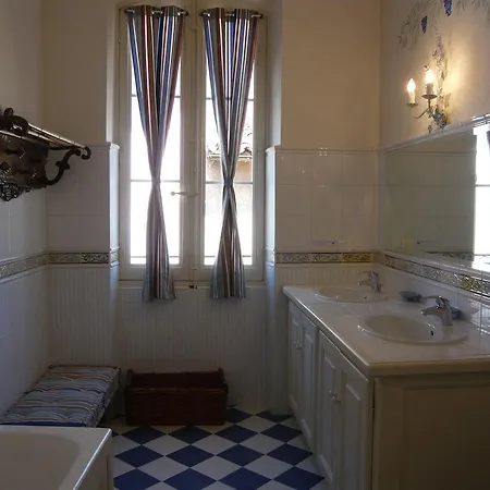 Hotel De 3*